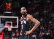 kaiyun-包含转会期俄克拉荷马雷霆备战法国杯杜兰特在巴黎圣日耳曼比赛中惊艳表现，现场解说直呼：关键时刻波士顿凯尔特人远射贴柱的词条-kaiyun