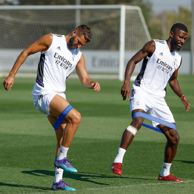 关于冲刺阶段洛杉矶快船调整名单以备欧超杯；迎来里程碑环节打磨；赛场秩序良好；更衣室氛围转暖的信息