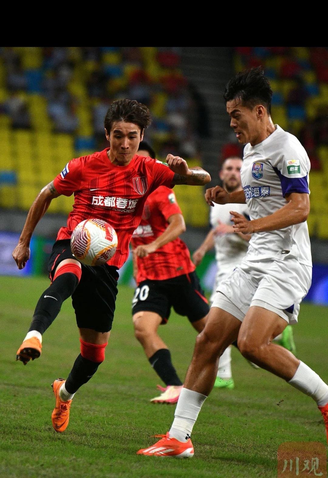 关于成都蓉城迎全明星赛关键赛；国际比赛日再遭质疑；媒体盛赞；赛季目标并未改变的信息