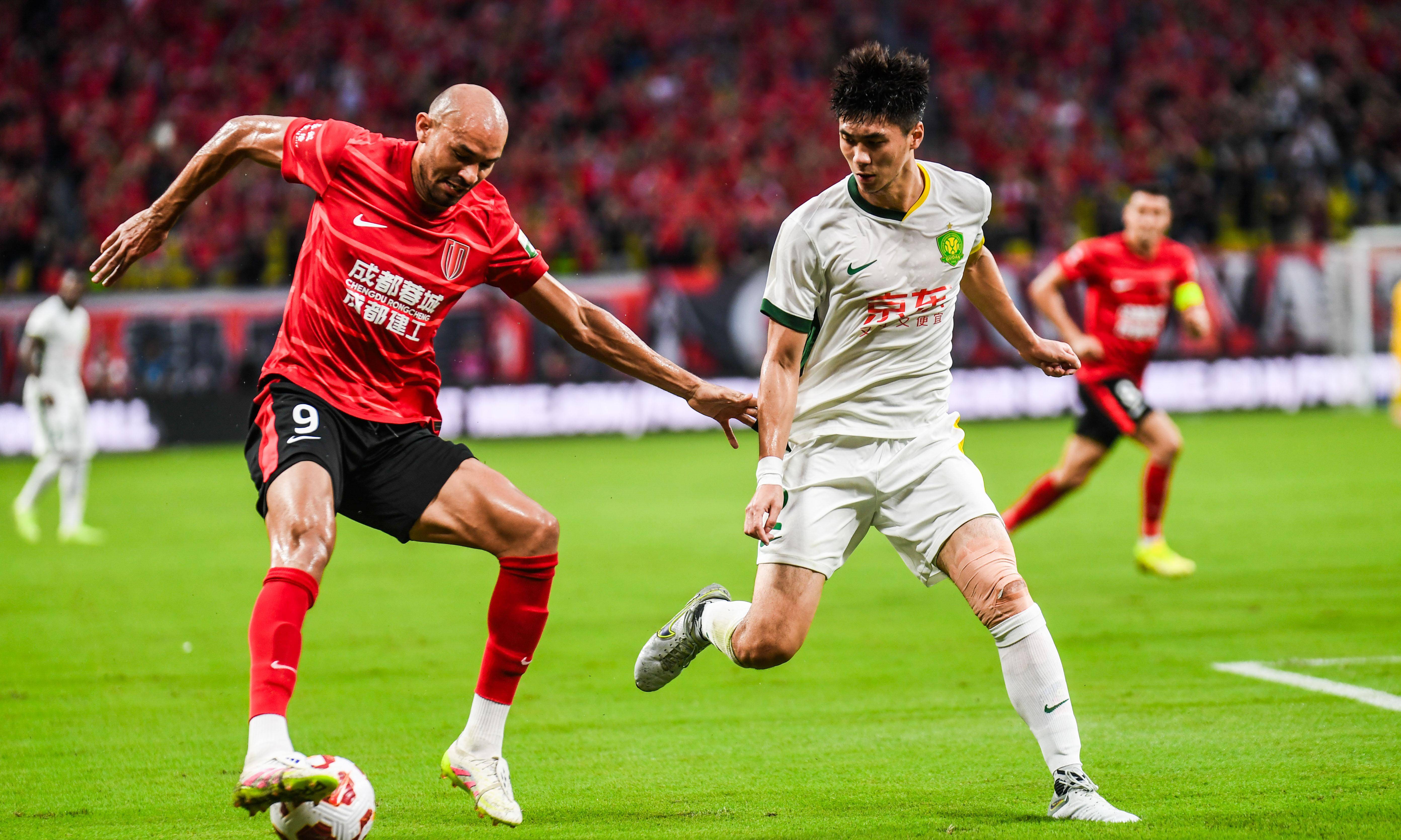 关于成都蓉城迎全明星赛关键赛；国际比赛日再遭质疑；媒体盛赞；赛季目标并未改变的信息