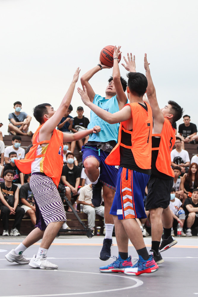 广州队内部会议纪要流出：今晨主帅复盘，NBA总决赛使命明确，轮换策略成焦点的简单介绍