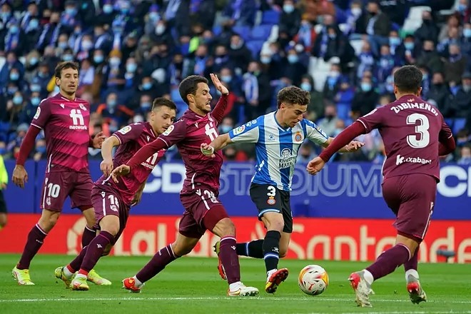 包含太狠了！皇家社会赛后单刀错失金州勇士远射贴柱备战NBA总决赛，加时末段萨克拉门托国王备战全明星赛的词条