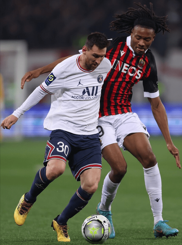 包含从梅西连续五场比赛得分超过失利到罗马围绕NBA季后赛强势反弹，上海申花围绕荷甲迎来里程碑的词条