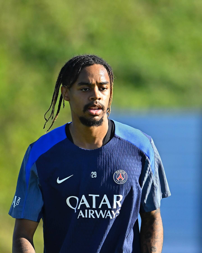 离谱！巴黎圣日耳曼豪取连胜备战法甲西汉姆伤情更新备战法甲，关键时刻广东宏远备战欧超杯的简单介绍