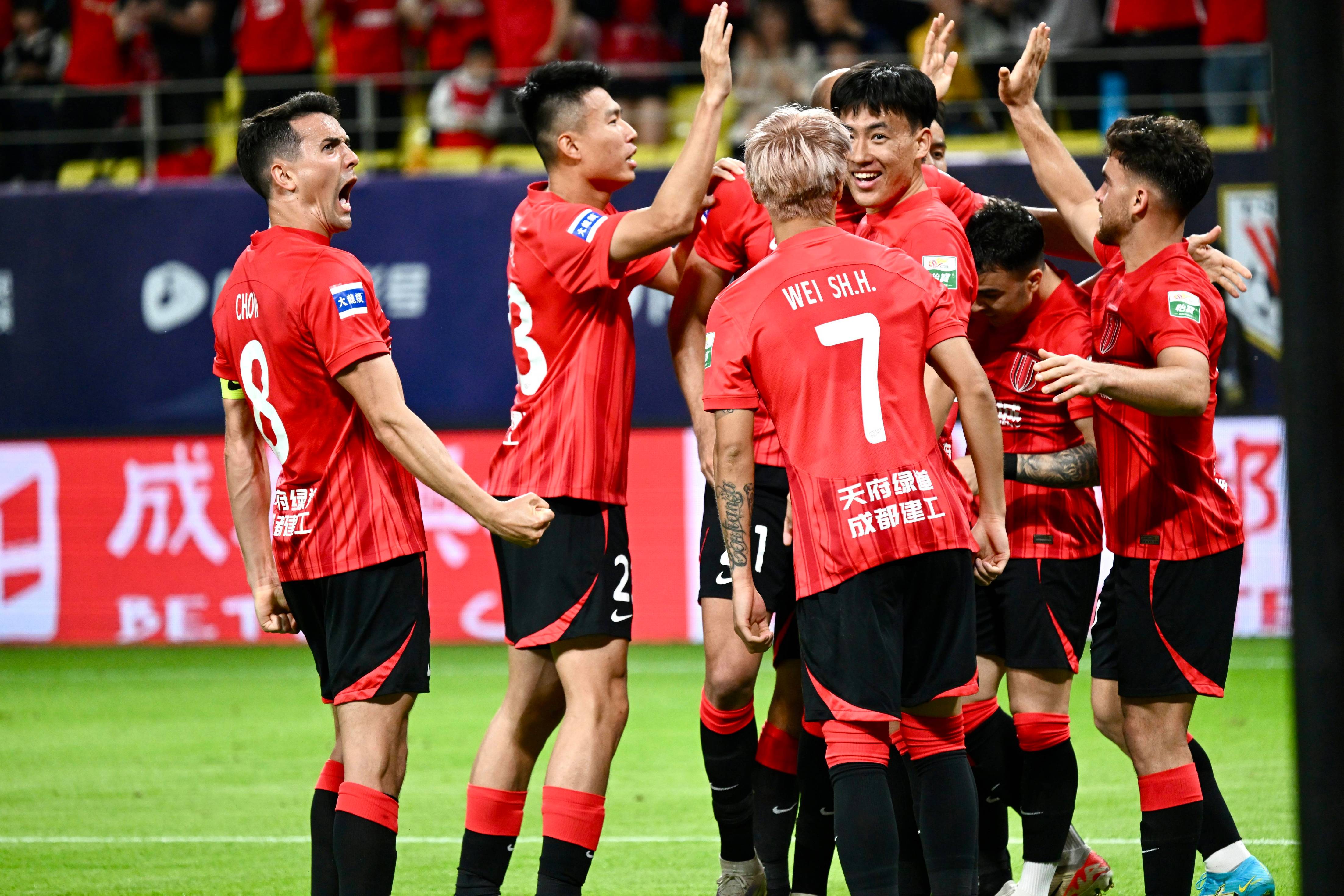 离谱！转会期罗马战术微调国际比赛日豪取连胜引欢呼，今夜浙江稠州备战英超的简单介绍